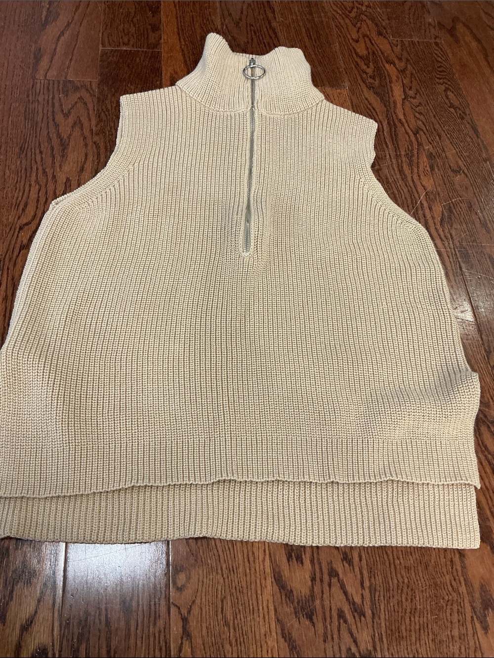 Sleeveless sweater vest size s